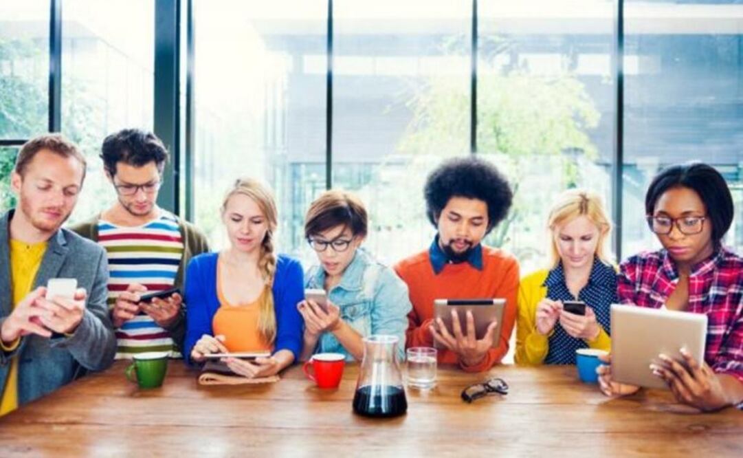 Jóvenes mexicanos gastan más de lo que ganan