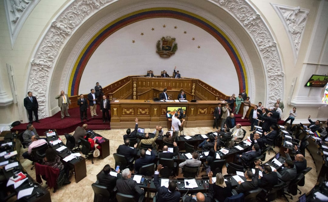 La oposición, mayoría en el nuevo Parlamento, se opuso a aceptar la sentencia y juramento a los tres opositores un día después de tomar el control del Parlamento  (Foto: AP)