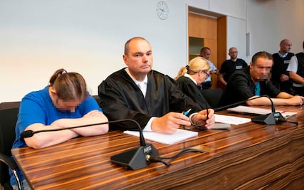 Condenan a pareja de alemanes que vendió a su hijo a pedófilos por Internet