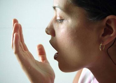 Esta es la poderosa hierba aromática que ayuda a disminuir el mal aliento y a prevenir los cólicos