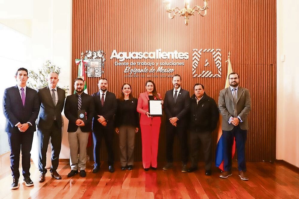 Directivos de EatCloud informaron a la gobernadora María Teresa Jiménez Esquivel que van a redistribuir excedentes de alimentos.  Foto Especial