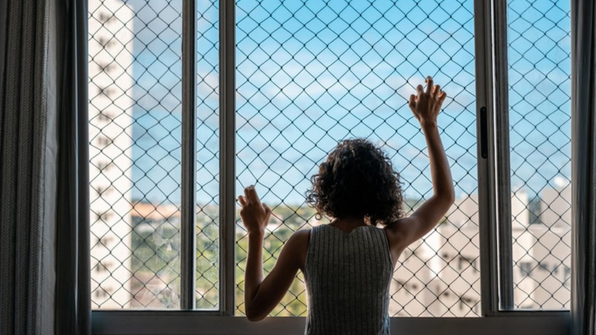 La dificultad para salir de casa puede estar relacionada con depresión, ansiedad y fobias. Foto: Getty Images