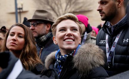 Scarlett Johansson se suma a famosos que marchan contra Trump
