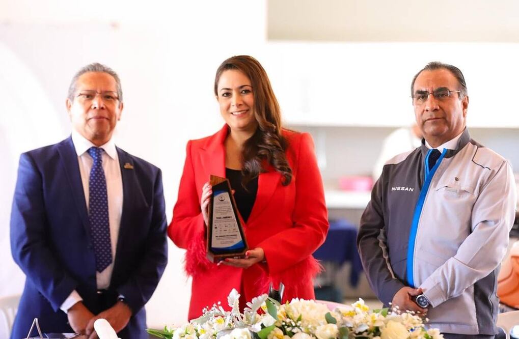 La gobernadora María Teresa Jiménez asistió como invitada especial a la Décima Asamblea de Socios del Clúster Industrial de Aguascalientes. Foto: Especial