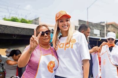 Mariana Rodríguez promete trabajar en favor de las mujeres