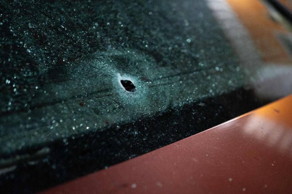 Erika María Cruz llora junto al cuerpo de su hijo, Brando Arellano Cruz, asesinado a tiros por la policía después de que no se detuvo, en Lerdo de Tejada, cerca de Veracruz el sábado 19 de enero de 2024. (Foto AP/Félix Márquez)