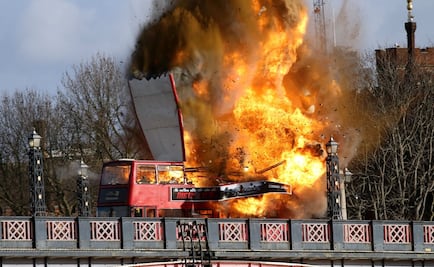 Explosión para película causa temor en Londres
