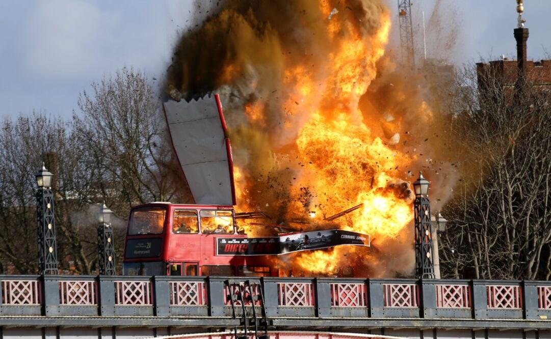 Usuarios se quejaron en Twitter luego de ver un autobús en llamas