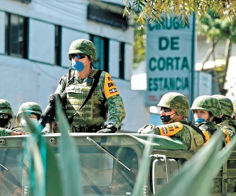 Soldados mexicanos en la Ciudad de México, en abril pasado. ALFREDO ESTRELLA. AFP