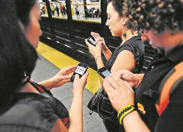 Adicción a celulares provoca ansiedad y desmemoria: IMSS