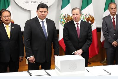 Entrega Hacienda Paquete Económico 2017 en San Lázaro