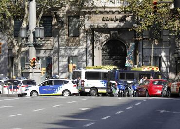 At least 1 killed and 32 injured when a vehicle hit a crowd in Barcelona