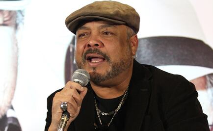 Francisco Céspedes no se aprende la canción y casi arruina boda