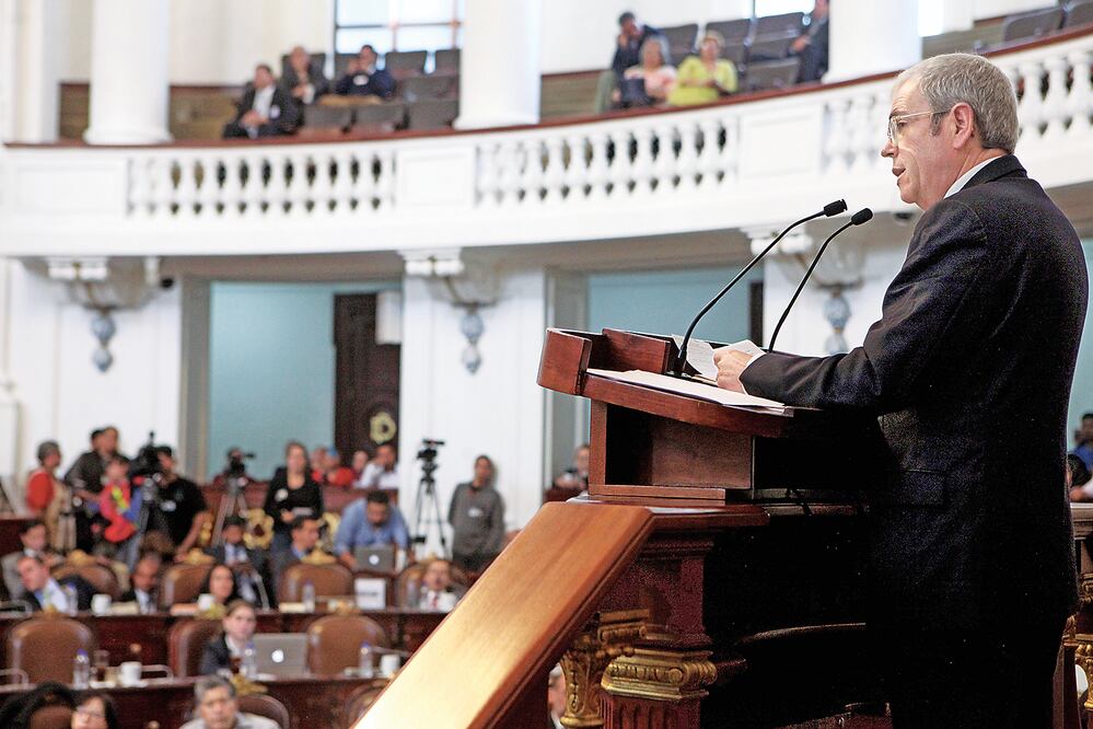Felipe de Jesús Gutiérrez, secretario de Desarrollo Urbano y Vivienda, dijo una alternativa para resolver usos de suelo es revivir la Norma 26, pero con dientes (VALENTE ROSAS. EL UNIVERSAL)