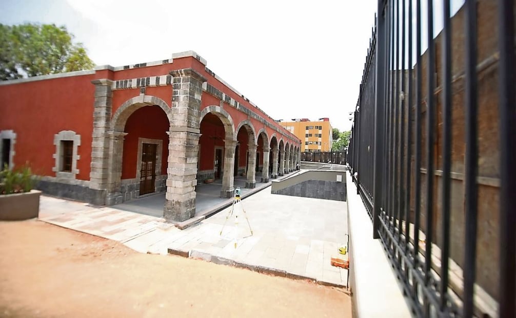 Tras casi 100 años de permanecer en el olvido, la ex-Garita de San Lázaro fue remodelada por la 65 Legislatura; el lugar aloja oficinas de los miembros de la Junta de Coordinación Política. Foto: Especial