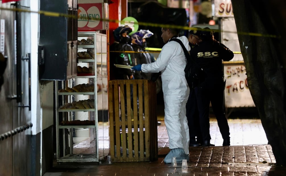 La madrugada de este 9 de septiembre, fue asesinado un hombre frente a la panadería "Ale y Fer" ubicada en colonia Popotla. Foto: Valente Rosas / EL UNIVERSAL