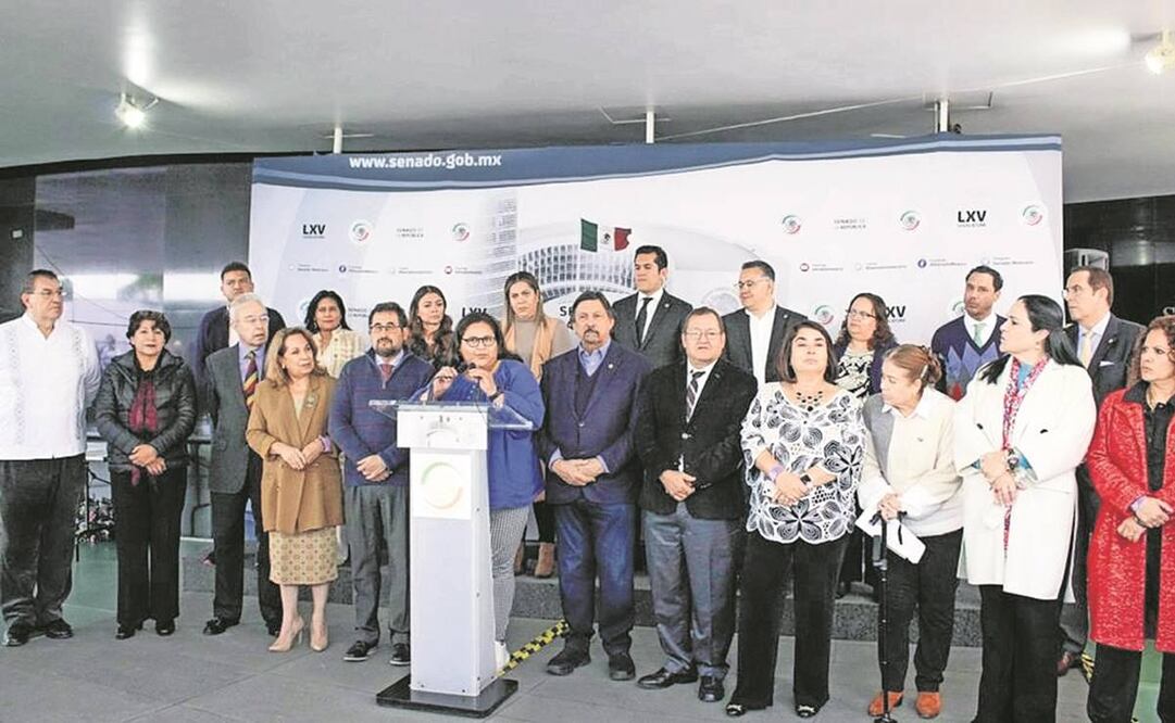 Senadores criticaron a Ricardo Monreal porque no acudirá a respaldar a AMLO el domingo.