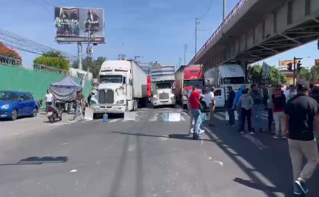 Bloqueo de piperos en Iztapalapa. Foto: Captura de pantalla