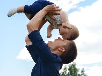 TikTok: Padre se confunde de hijo en parque de juegos y la reacción de la madre sorprende