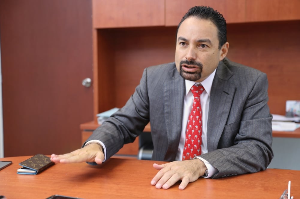 Con la disposición de la ley, la CEAV informó que termina la gestión del comisionado presidente Julio Hernández, nombrado en octubre de 2013 (ARCHIVO EL UNIVERSAL)