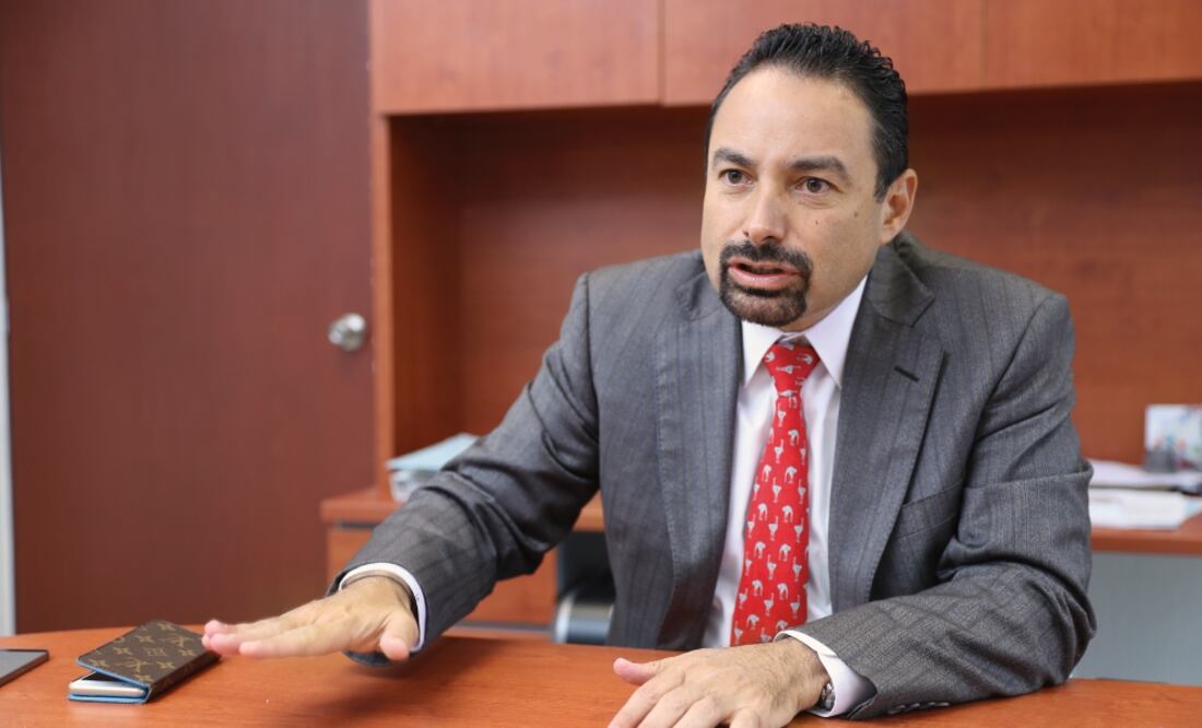 Con la disposición de la ley, la CEAV informó que termina la gestión del comisionado presidente Julio Hernández, nombrado en octubre de 2013 (ARCHIVO EL UNIVERSAL)