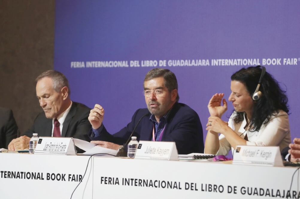 El doctor Juan Ramón de la Fuente fue el encargado de moderar el encuentro Relaciones Bilaterales. México y Estados Unidos en Perspectiva, realizado dentro de las actividades de la Feria Internacional del Libro en Guadalajara (JUAN BOITES. EL UNIVERSAL)