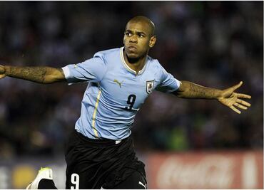Diego Rolán, para suplir a Nico Castillo en el América