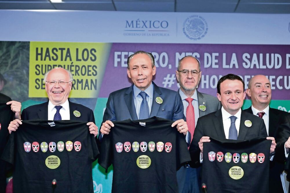 José Narro, titular de la Ssa; José Reyes Baeza, director general del ISSSTE, y Mikel Arriola, director del IMSS, durante la presentación. (IVÁN STEPHENS. EL UNIVERSAL)