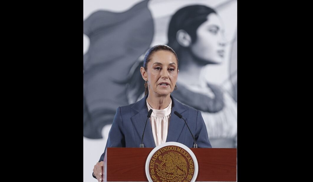 La Mandataria federal informó que hoy se envió al Diario Oficial de la Federación (DOF) para su publicación la reducción de 342 a 151 tramites con el objetivo de hacer un gobierno más eficiente, menos burocrático y erradicar los actos de corrupción que todavía se presentan. Foto: EFE