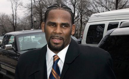 ​El cantante R. Kelly niega tener mujeres esclavizadas