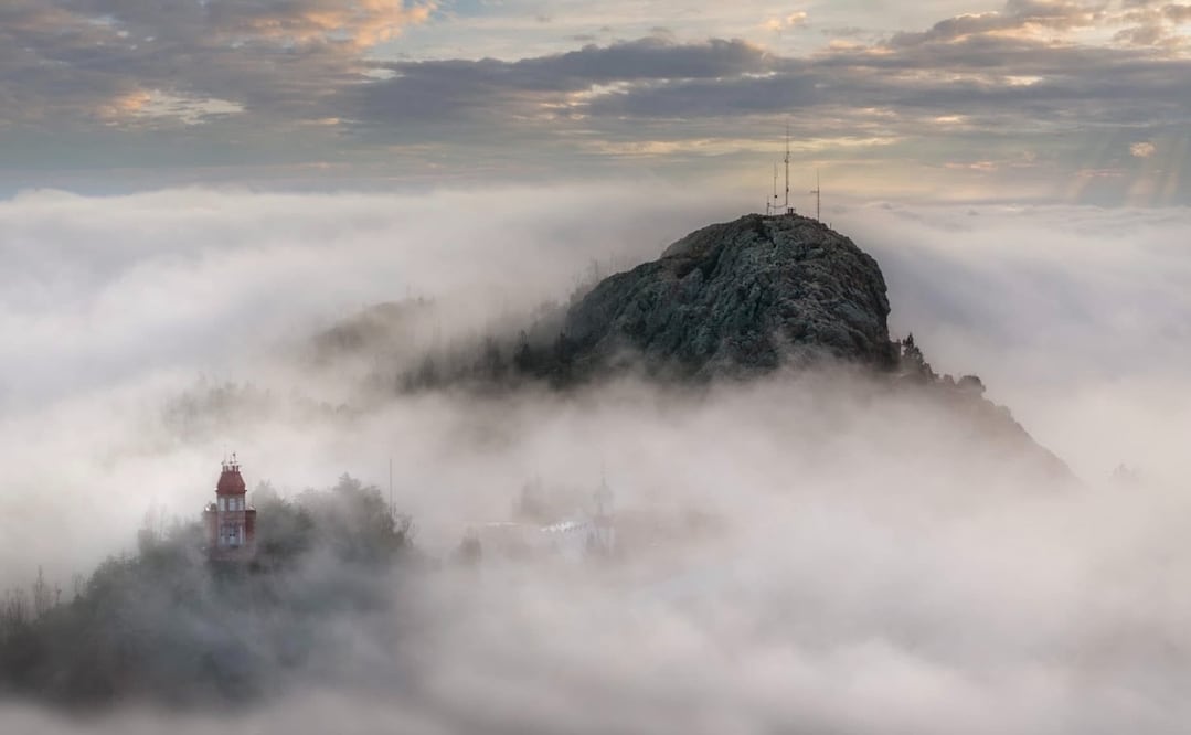 Neblina envuelve Cerro de La Bufa. Foto: cortesía astrofotógrafo DaKo