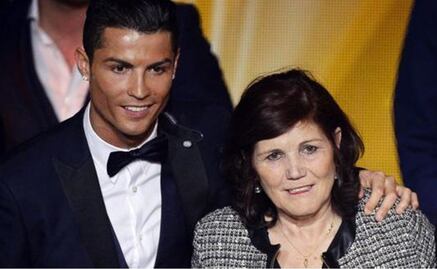 El emotivo llanto de la mamá de Cristiano Ronaldo tras su doblete con el United 