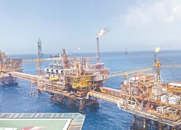 S&P castiga los planes de AMLO para Pemex