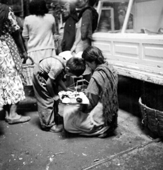 Gelatineros ambulantes, el oficio tradicional que se hereda 