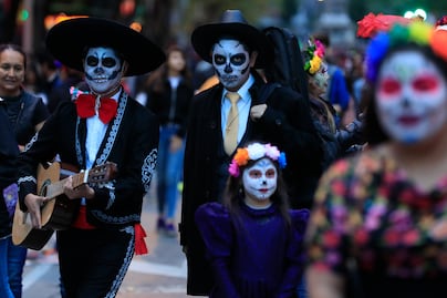 Mega Procesión de Catrinas 2023: calles cerradas, alternativas viales y horarios del Metro y Metrobús