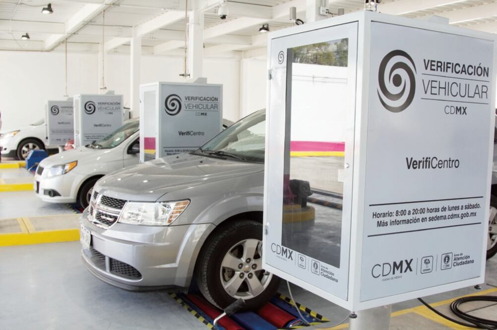 La nueva medición de gases de los vehículos particulares reinició el lunes 2 de julio; también se les realiza, aleatoriamente, una revisión físico-mecánica. (ARCHIVO EL UNIVERSAL)