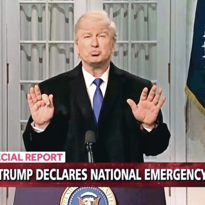 El actor Alec Baldwin, caracterizado como Donald Trump, realizó una parodia del discurso presidencial del pasado viernes. TOMADA DE VIDEO