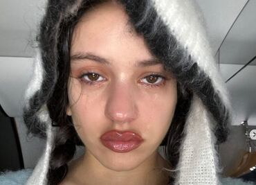 Rosalía lloró en concierto de París y en TikTok señalan a Rauw Alejandro