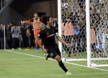 Carlos Vela en el top 10 de goleadores en el mundo