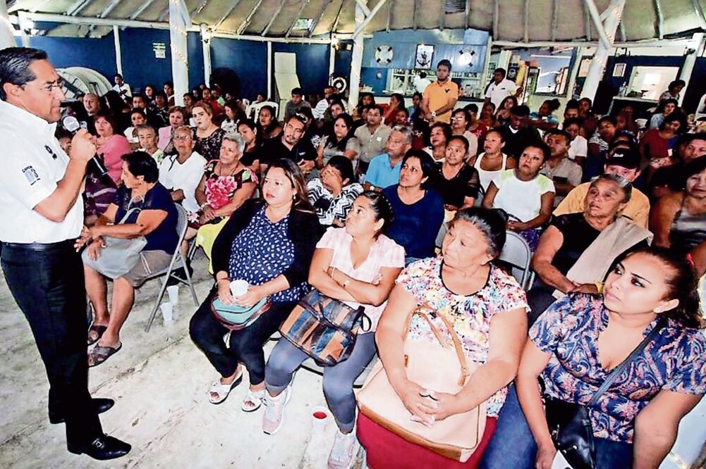 Estricto y exigente como jefe, “es muy hábil para los números”, “como ser humano es increíble” y “es de los que se quitan el pan de la boca para d á rtelo”, coinciden personas al hablar el ex funcionario, acusado de presunto lavado de dinero. (ESPECIAL)