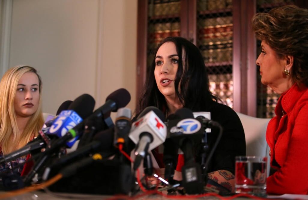 Erika Butner, ex elemento de los Marines, habla durante una conferencia donde denunció que tuvo conocimiento de que sus fotos desnuda estaban en la página privada de Facebook “Marines United”. Foto: Reuters