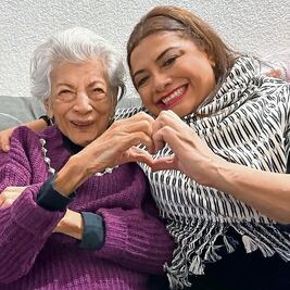 Candidatos celebran en redes a sus mamás