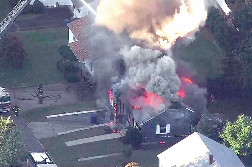 Imágenes muestran la destrucción causada por una serie de explosiones de gas en la localidad de Lawrence, Massachusetts. Otras dos comunidades también se vieron afectadas. Foto: AP