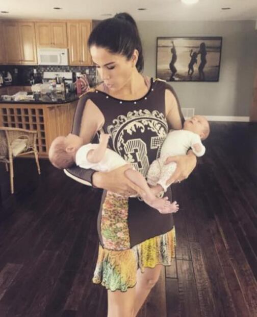 Amigas comparten fotos de los mellizos de Ludwika Paleta