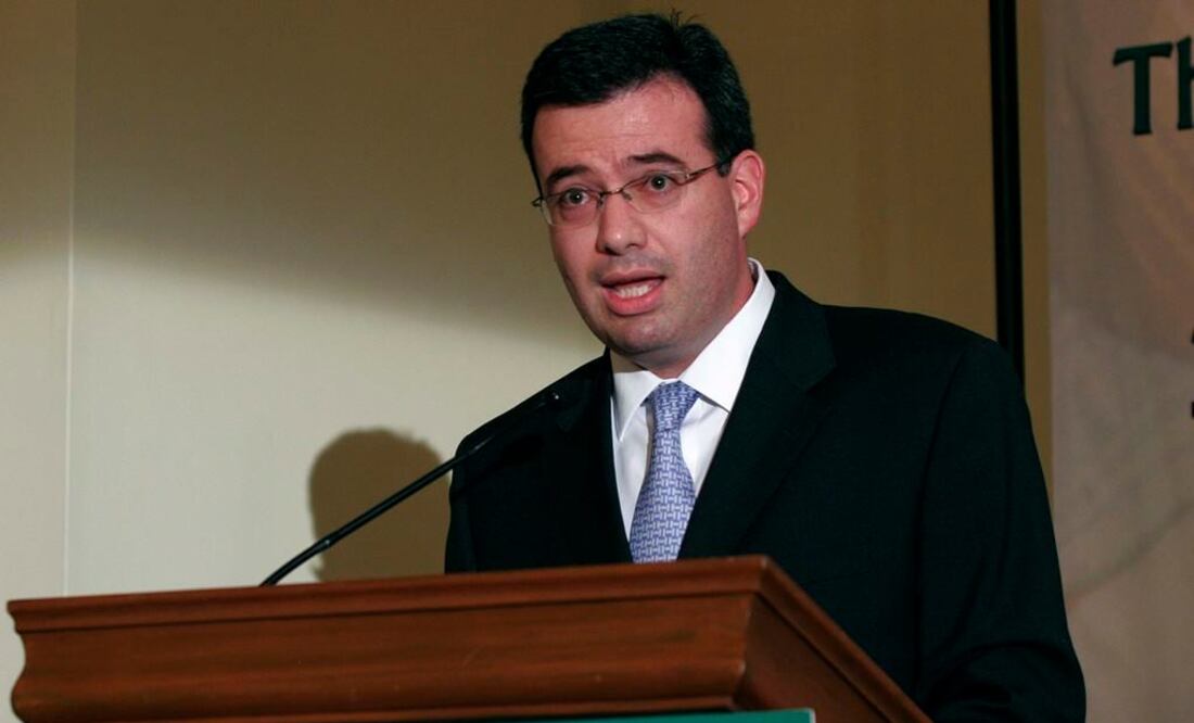 Propone Peña a Alejandro Díaz de León para Junta de Banxico