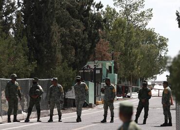 Aparecieron en almacén del CJNG armas robadas a GN en manifestaciones de La Boquilla: AMLO