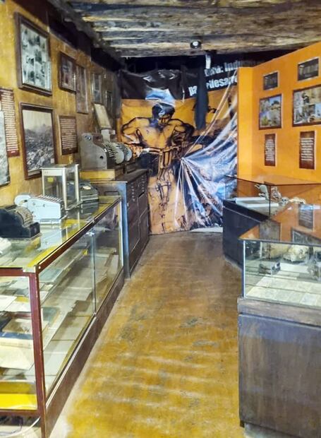 Entrada al museo de los ovnis y lo paranormal que se encuentra en Santa Eulalia, cabecera del municipio de Aquiles Serdán en Chihuahua. Foto: Rogelio Varela/Cortesía.