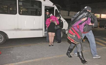 Mexico charges 4 detectives with holding foreigners 