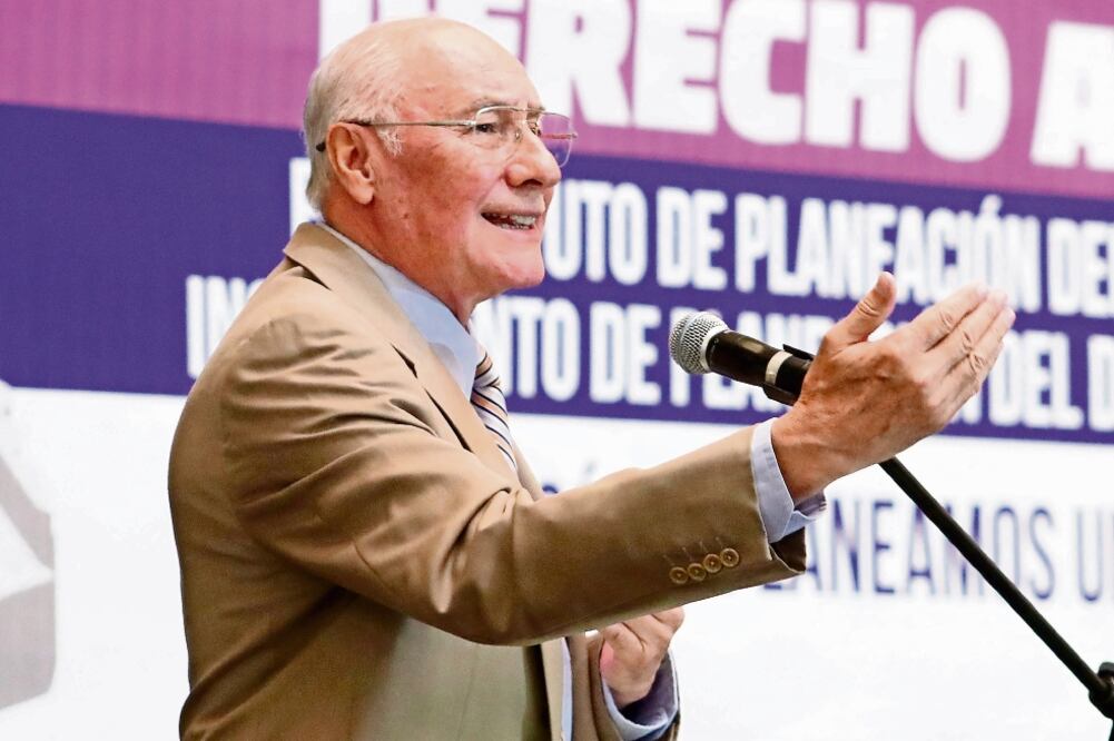 Ramón Ojeda Mestre afirmó que la construcción de la L7 es un claro ejemplo de cómo las autoridades son las únicas que toman decisiones en cuanto al futuro de la Ciudad . (ARIEL OJEDA. EL UNIVERSAL)