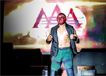 El luchador Camuflaje está hospitalizado debido a una neumonía